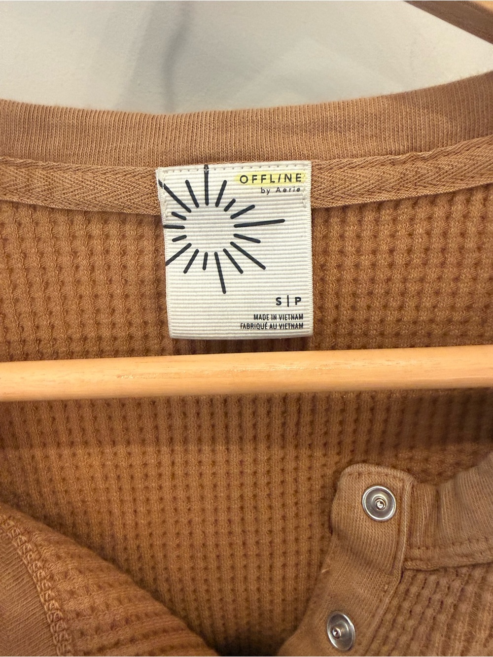 aerie Waffle Henley Crop Top in Caramel S - Picture 2 of 5